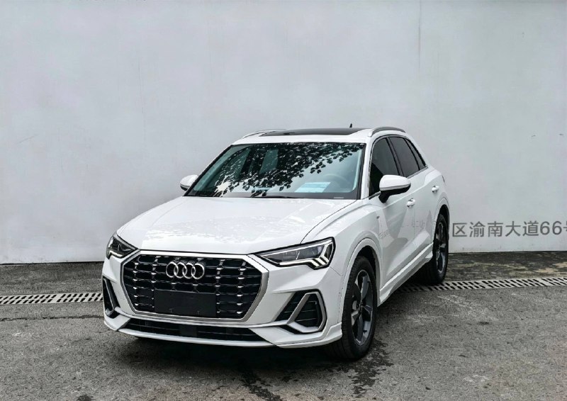Audi Q3 2023, фото 1